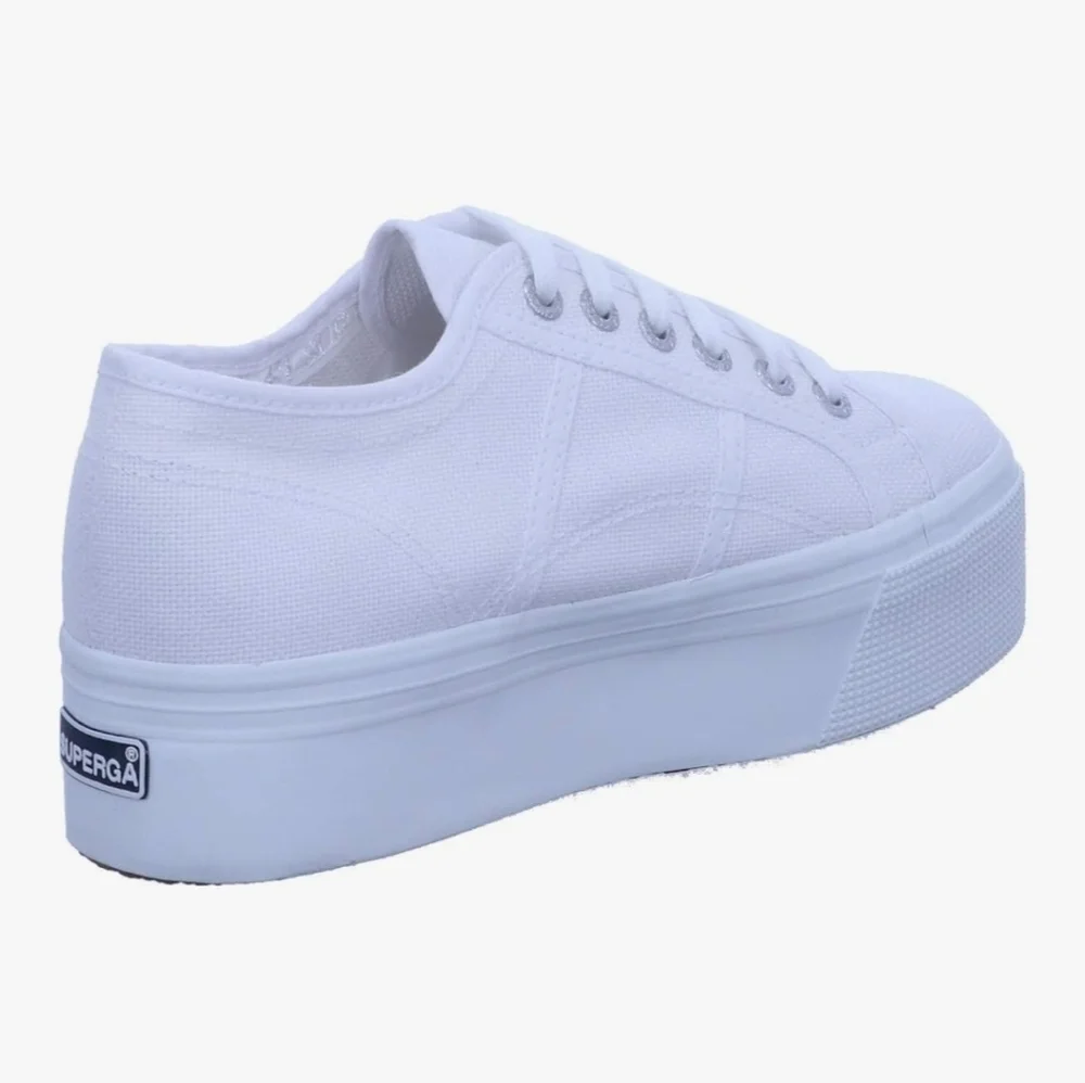 Superga brand style